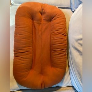 Snuggle Me Organics Infant Lounger in gingerbread